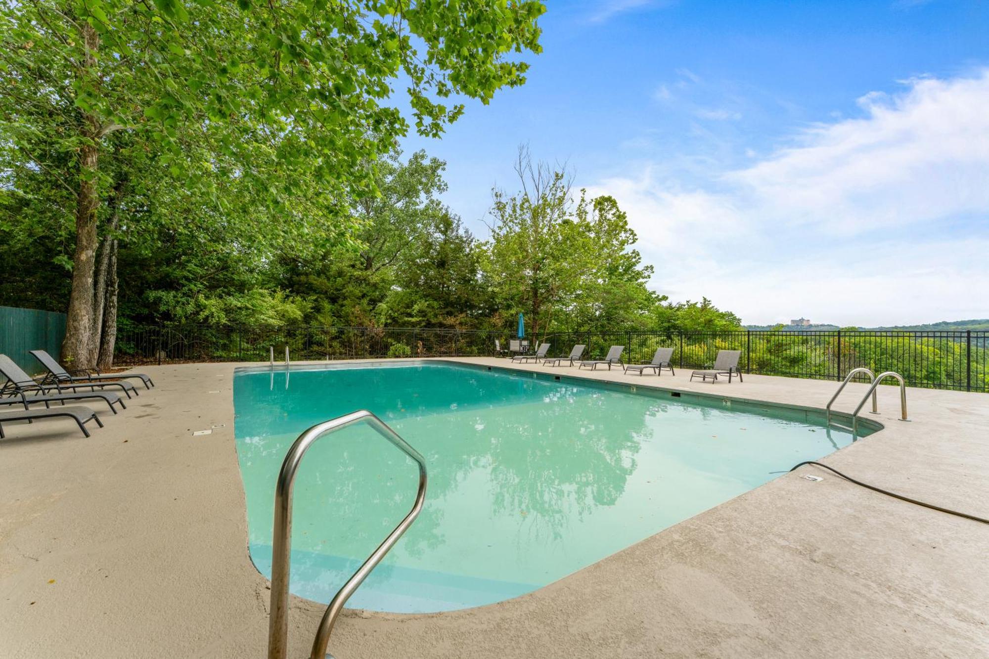 New Ozark Oasis Luxe Cabin Retreat With Hot Tub Hollister 外观 照片