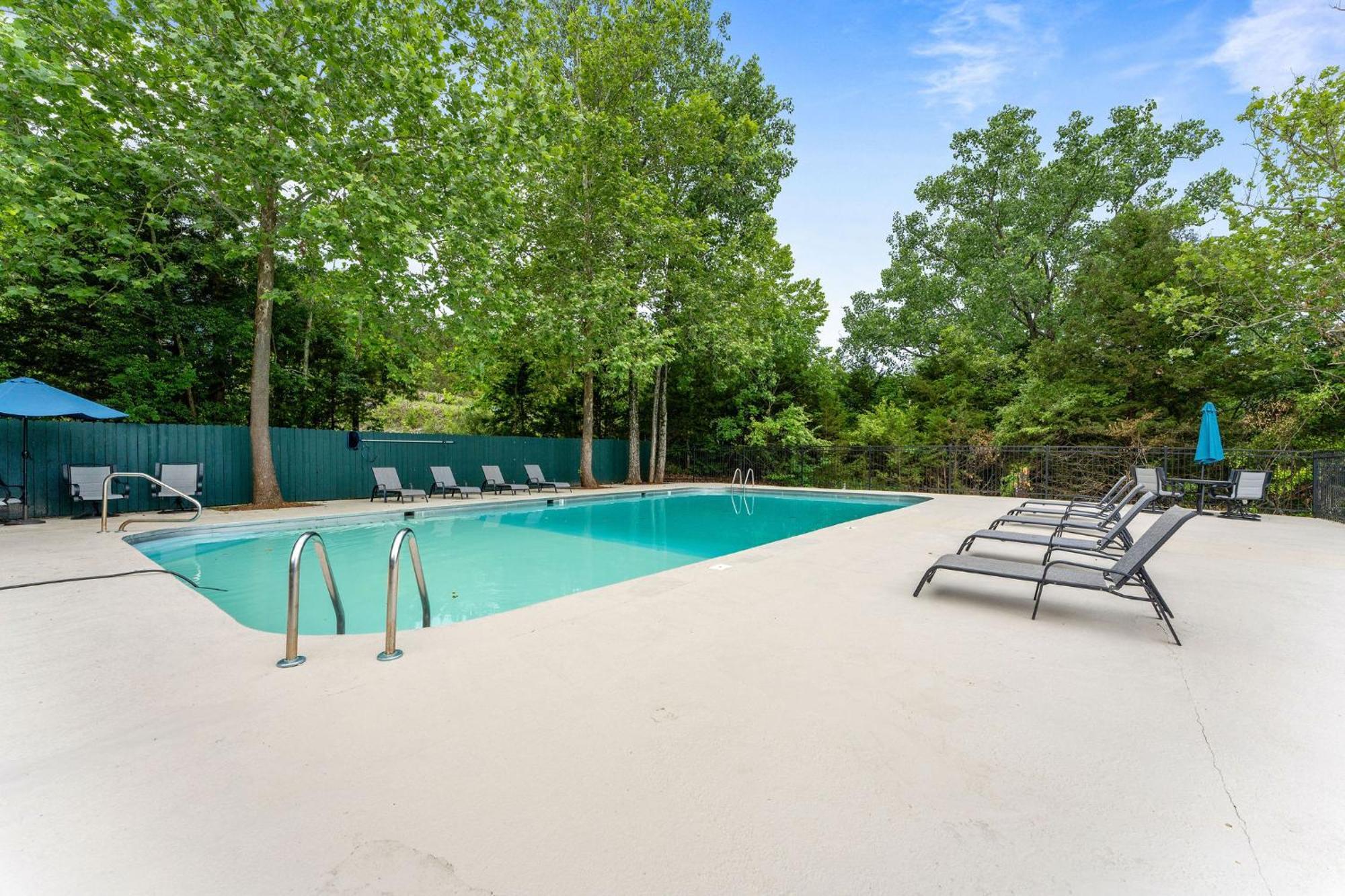 New Ozark Oasis Luxe Cabin Retreat With Hot Tub Hollister 外观 照片